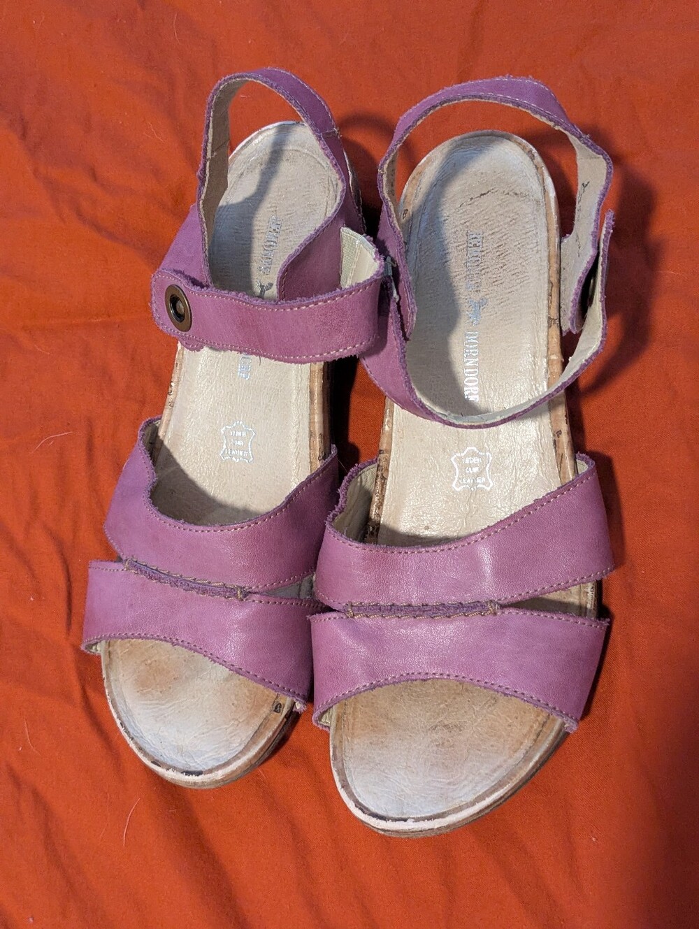 Remonte Dorndorf purple leather sandals feature a cork-style sole Sz 39 / 9